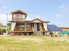 ��원 고성ㅡ 숲속오두막 Forest Cabin 잔디마당 독채 바다차량5분 설악산 울산바위